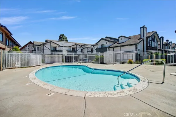 $745,900 | 217 East Commonwealth Avenue, Unit F, Alhambra, CA 91801