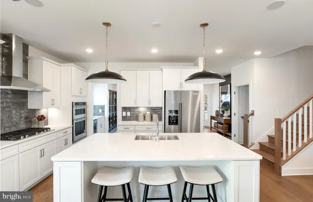 $1,069,990 | 42708 Cattail Crk Drive, Leesburg, VA 20176