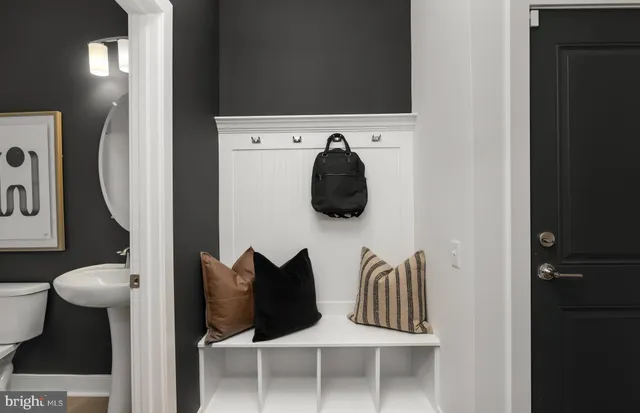 $1,069,990 | 42708 Cattail Crk Drive, Leesburg, VA 20176