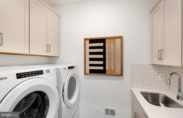 $1,069,990 | 42708 Cattail Crk Drive, Leesburg, VA 20176