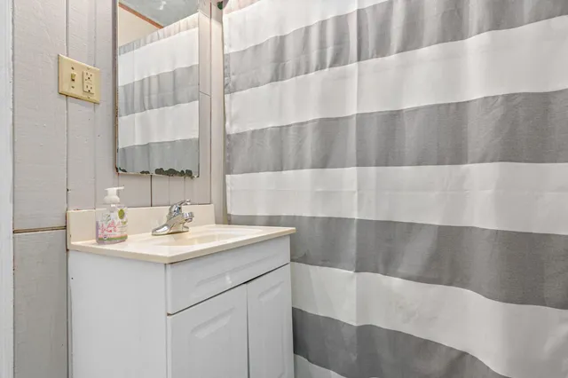 $460,000 | 742 Holly Avenue, St. Paul, MN 55104