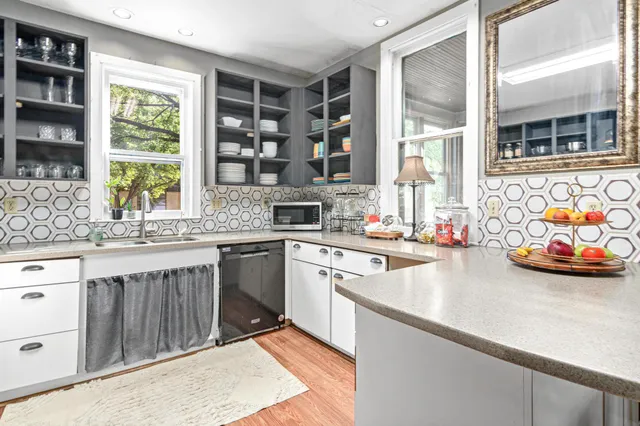 $460,000 | 742 Holly Avenue, St. Paul, MN 55104