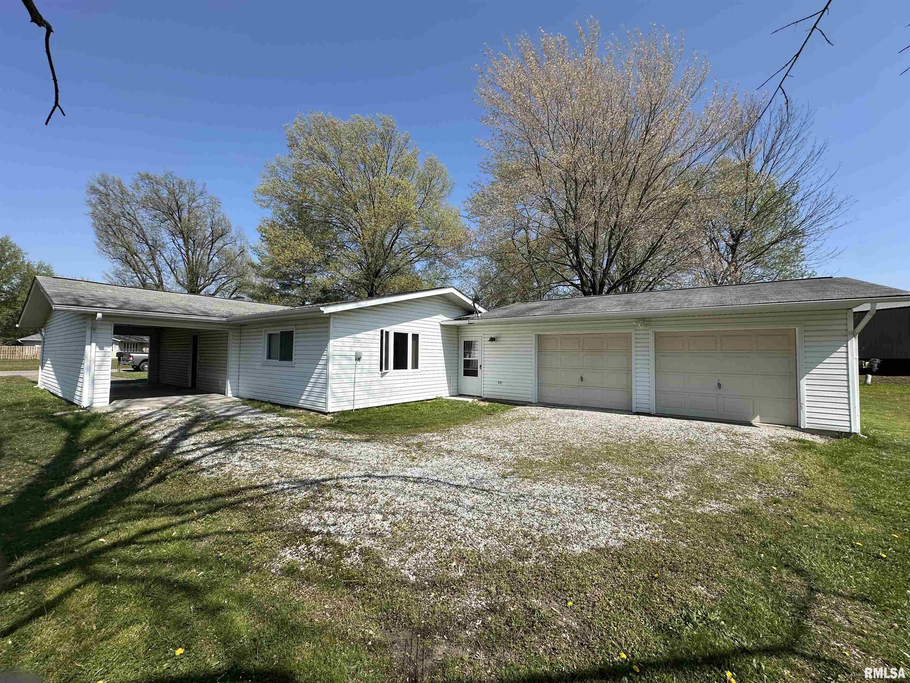 917 Roberta Drive Murphysboro, IL 62966 - Photo 3 of 26