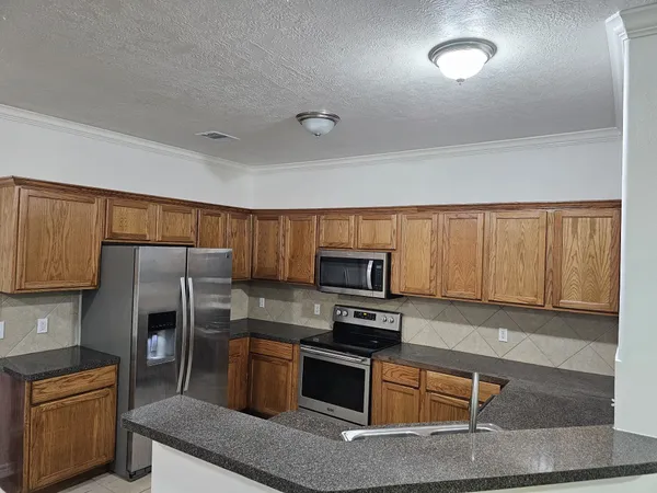 $1,599 | 4611 B Briscoe Street, Houston, TX 77051