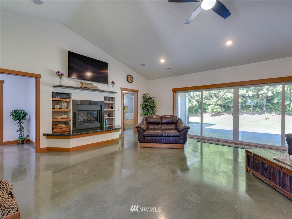 110-8 Roe Road Winlock, WA 98596 - Photo 4 of 32