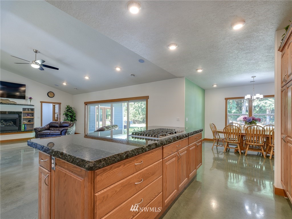 110-8 Roe Road Winlock, WA 98596 - Photo 8 of 32