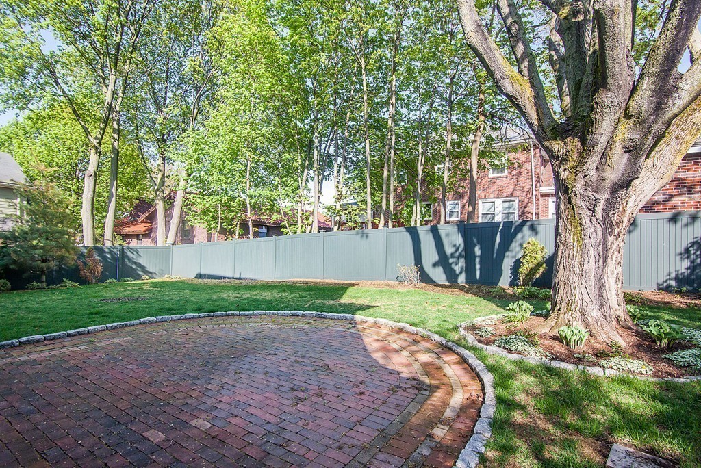 182 Standish Road Watertown, MA 02472 - Photo 25 of 28