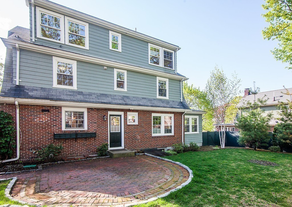 182 Standish Road Watertown, MA 02472 - Photo 6 of 28