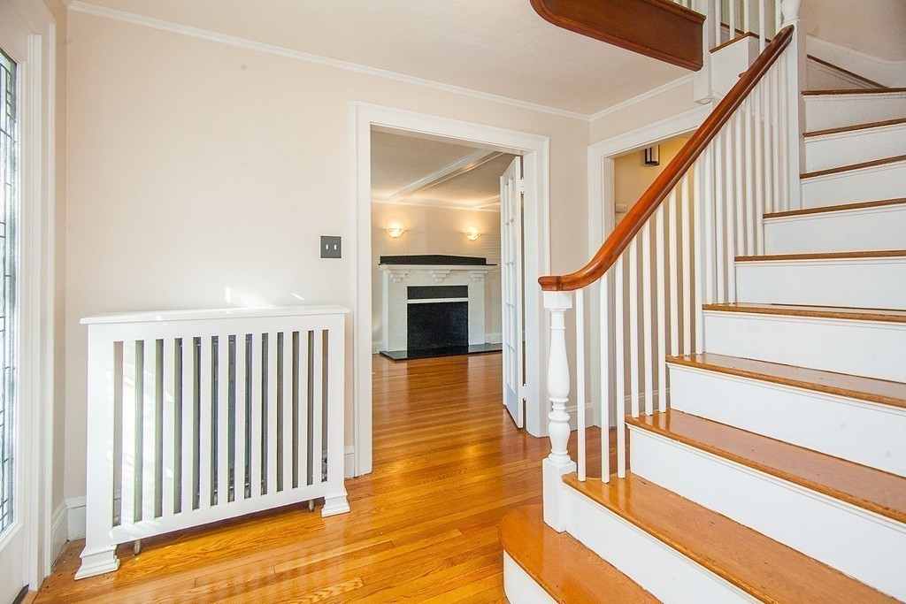 182 Standish Road Watertown, MA 02472 - Photo 8 of 28