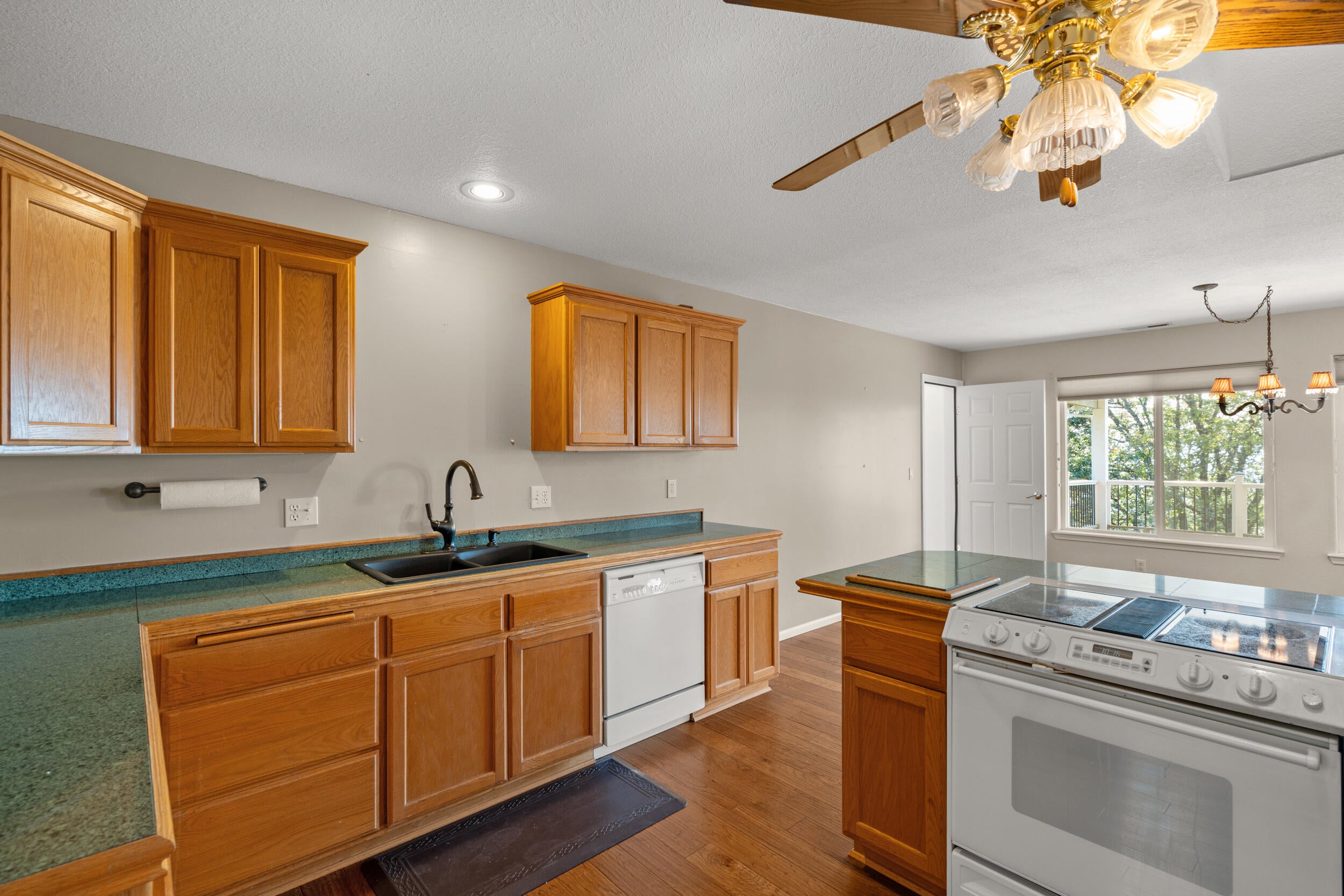 4047 North Roxy Drive Medford, OR 97504 - Photo 46 of 61 4047-n-roxy-dr (paty-and-bryan emrick-sc