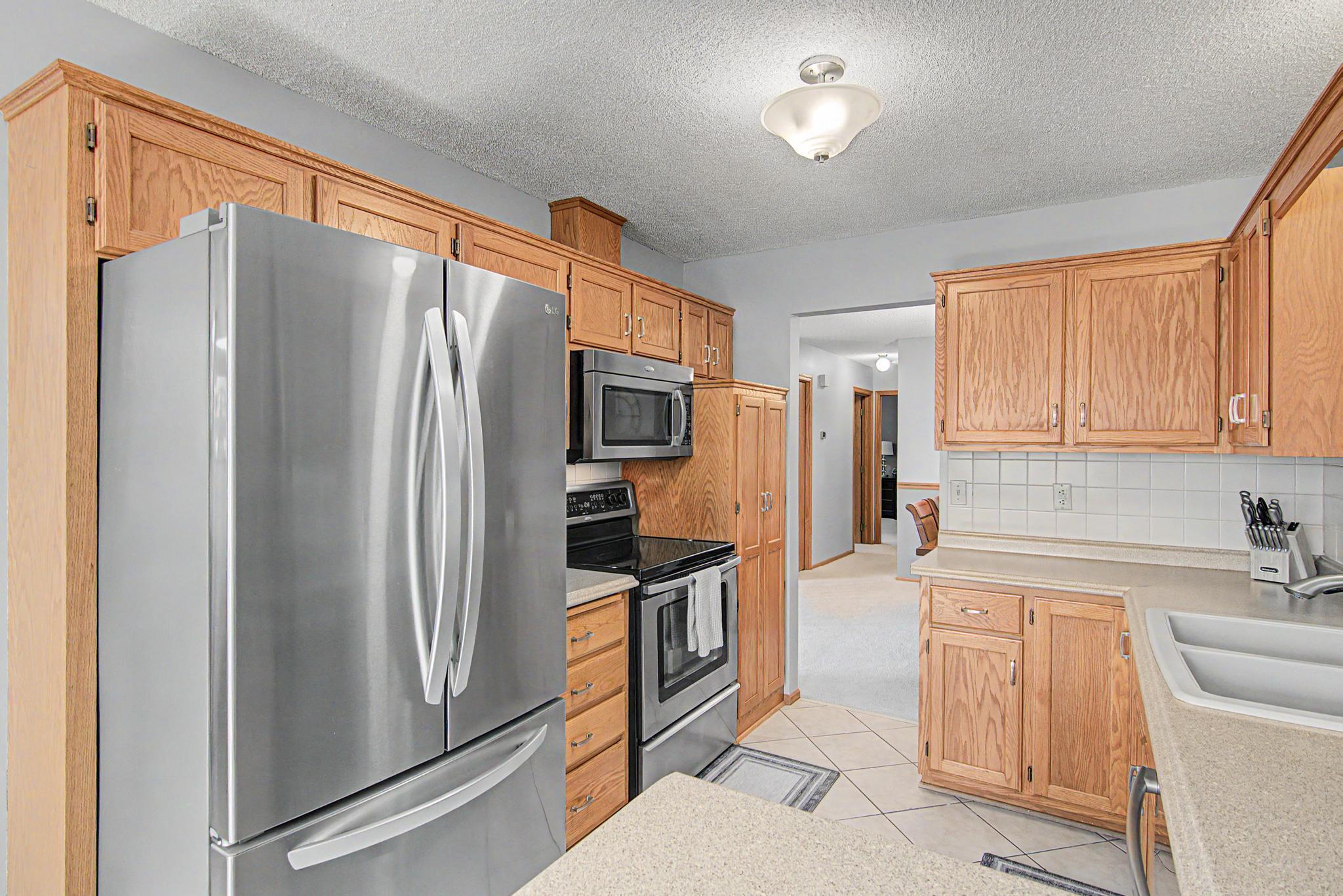 2521 Sumac Ridge White Bear Lake, MN 55110 - Photo 4 of 28