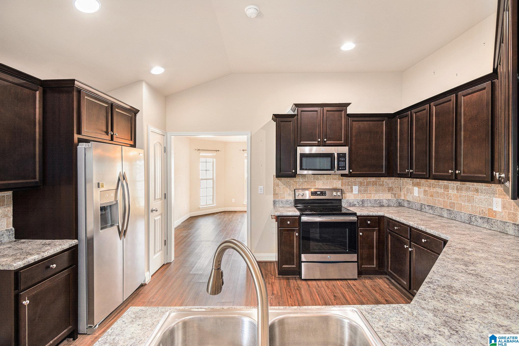 312 Golden Meadows Place Alabaster, AL 35007 - Photo 10 of 26