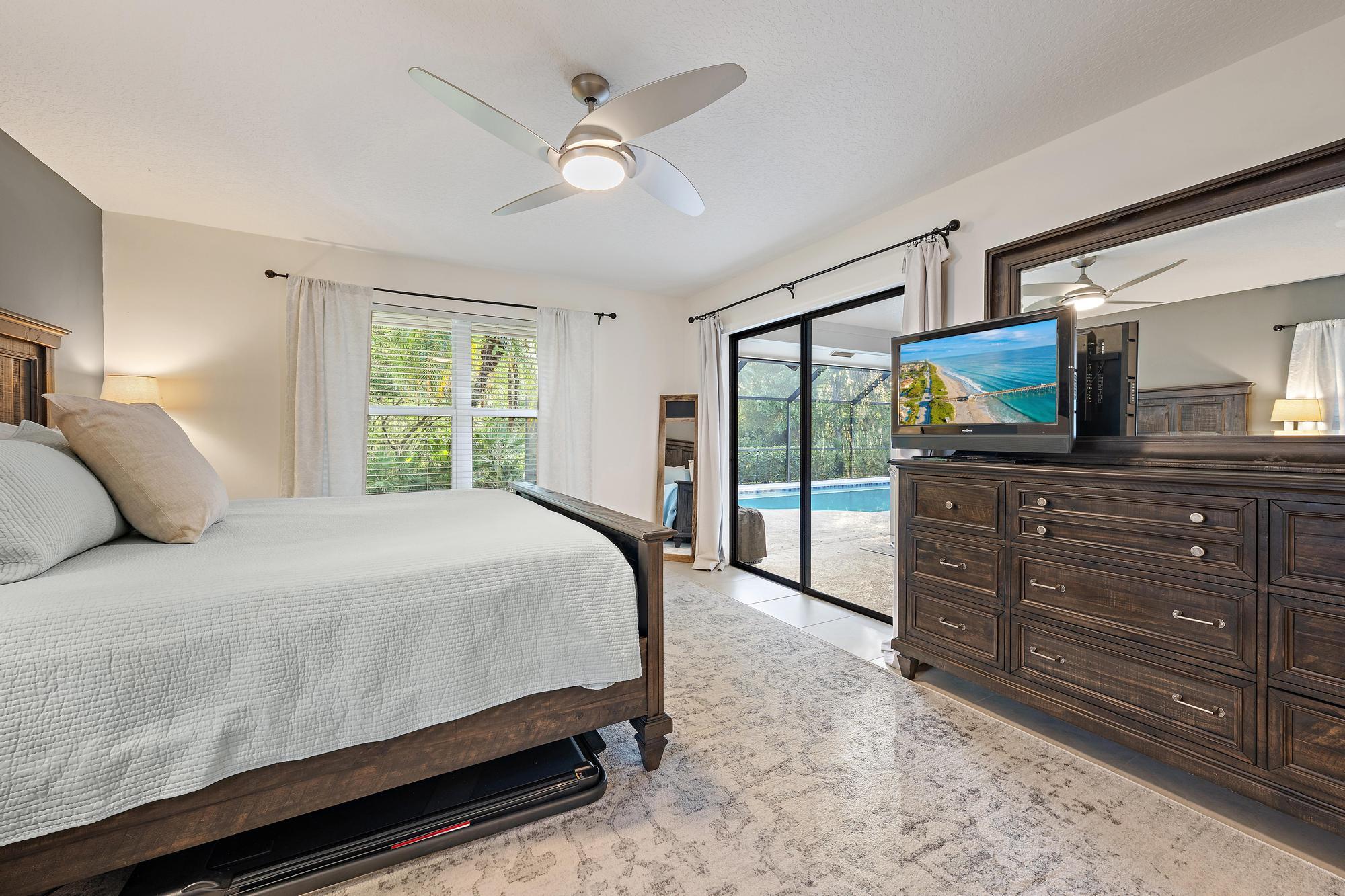 6462 Winding Lake Drive Jupiter, FL 33458 - Photo 18 of 42 Primary Suite