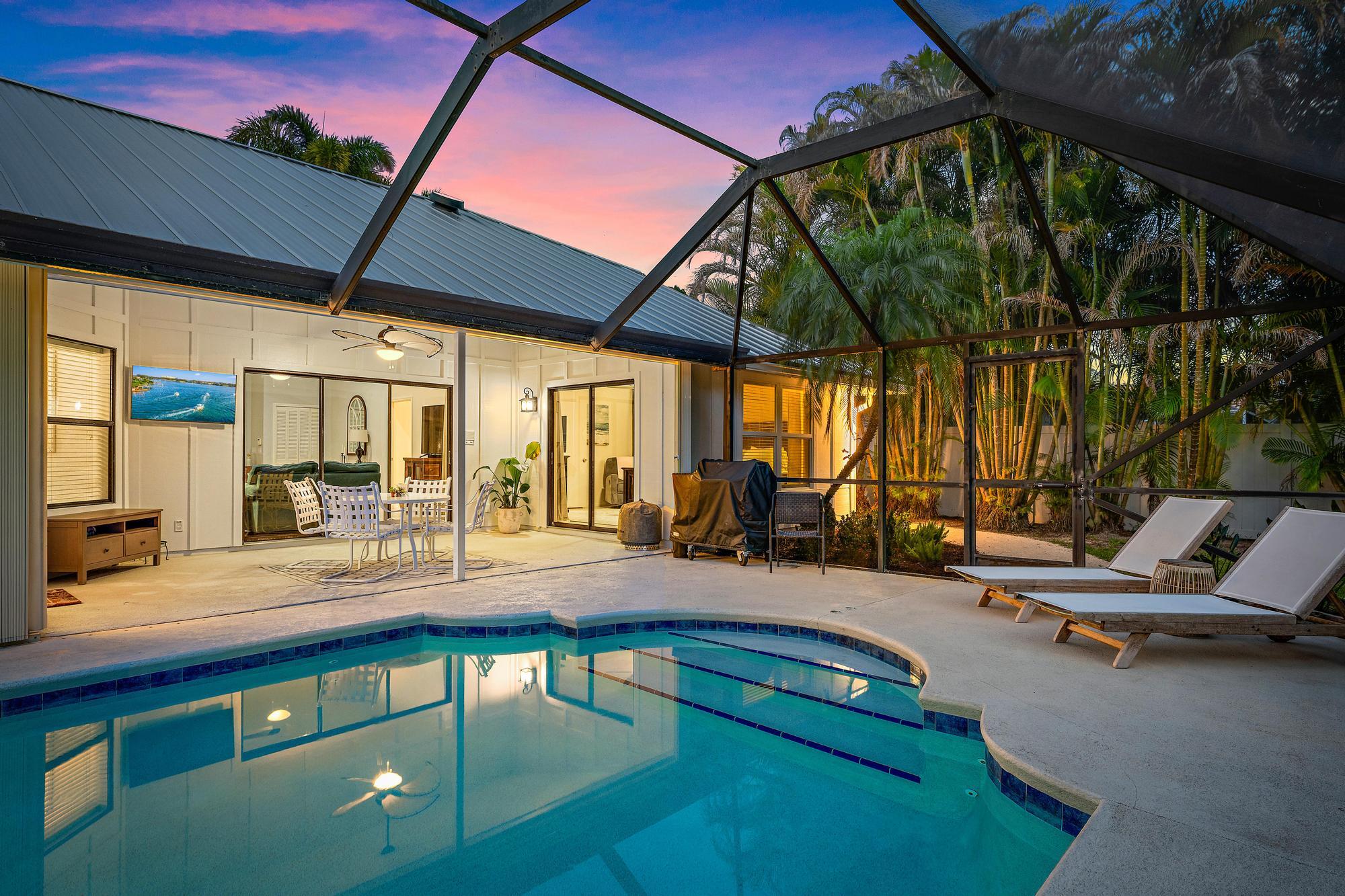 6462 Winding Lake Drive Jupiter, FL 33458 - Photo 4 of 42 Twilight Pool View