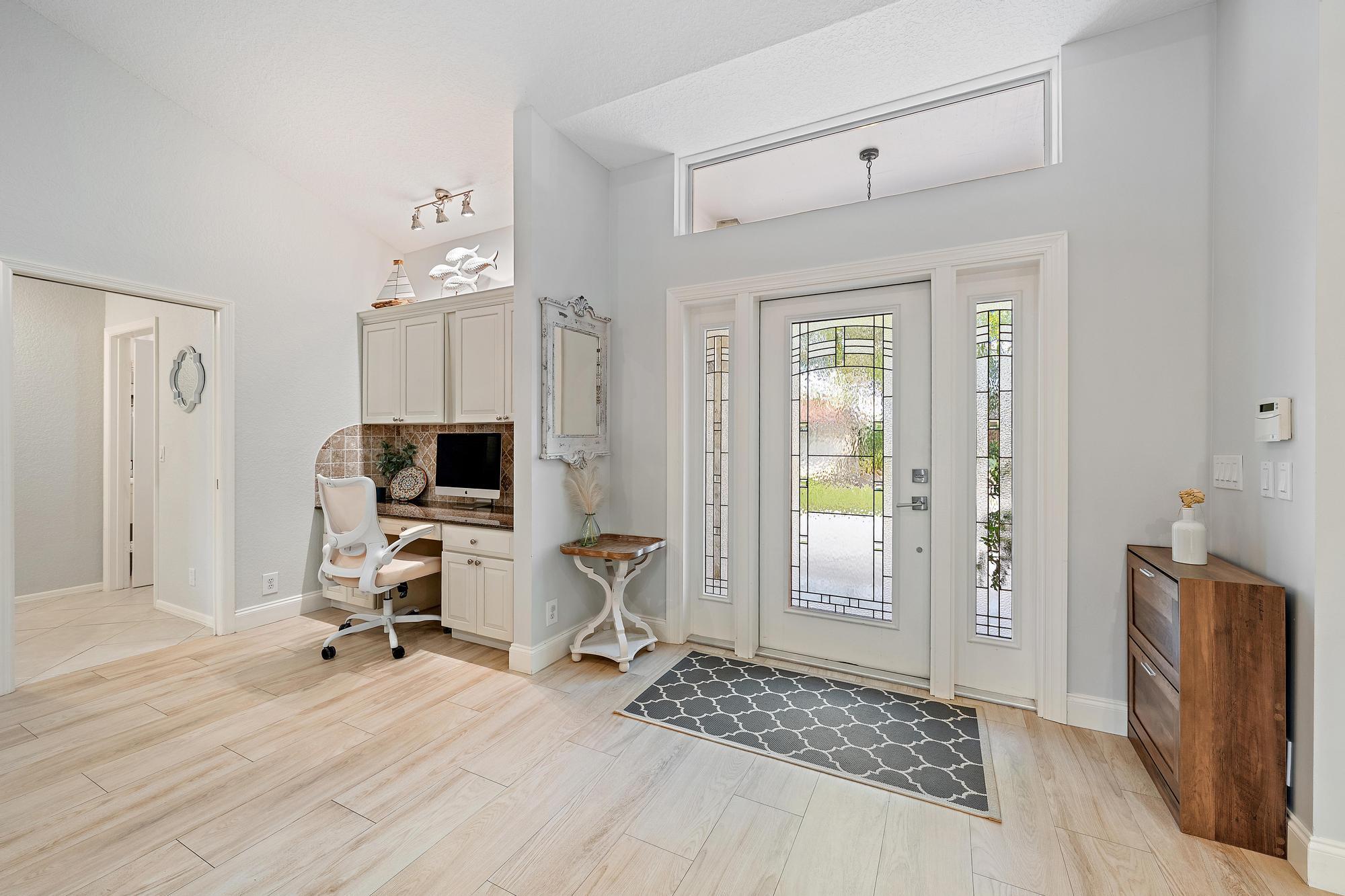 6462 Winding Lake Drive Jupiter, FL 33458 - Photo 8 of 42 Entrance and Office Nook