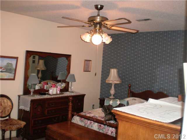 3401 Cross Winds Road Charlotte, NC 28227 - Photo 5 of 7 Gallery Image 5