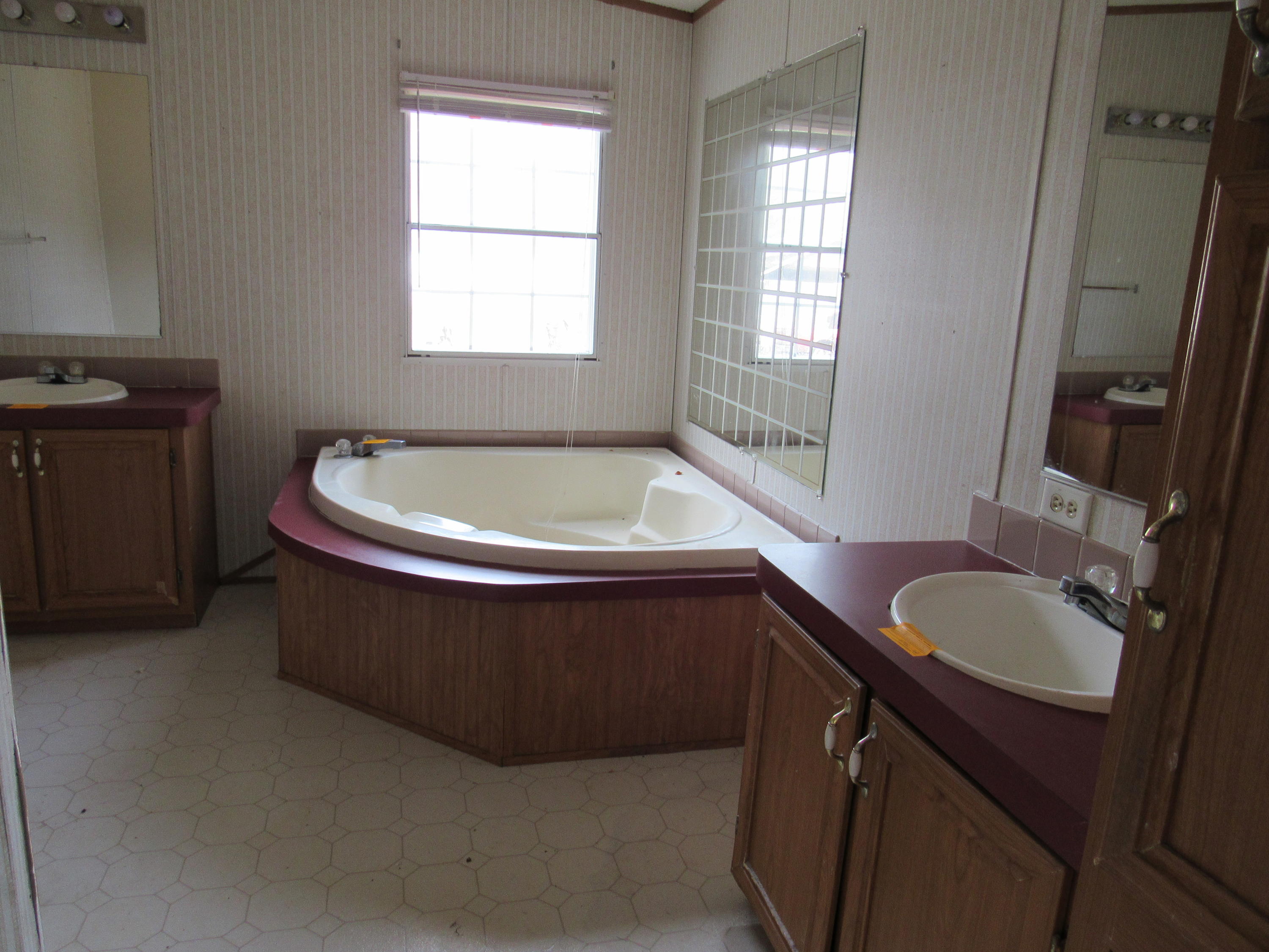 10210 River Bend Road Coeburn, VA 24230 - Photo 16 of 34 IMG_2644