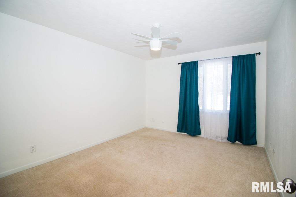 4027 Rodeo Road Davenport, IA 52806 - Photo 14 of 24 Gallery Image 14