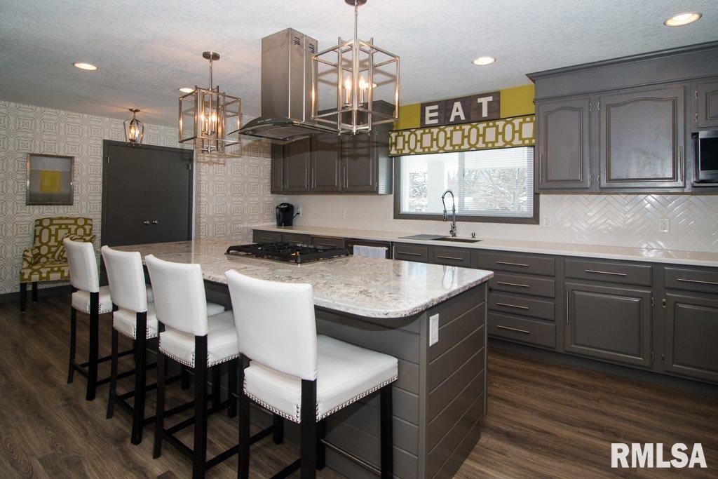 4027 Rodeo Road Davenport, IA 52806 - Photo 3 of 24 Gallery Image 3