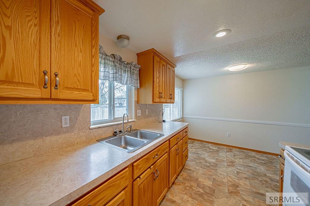 202 Adams Street Firth, ID 83236 - Photo 12 of 28