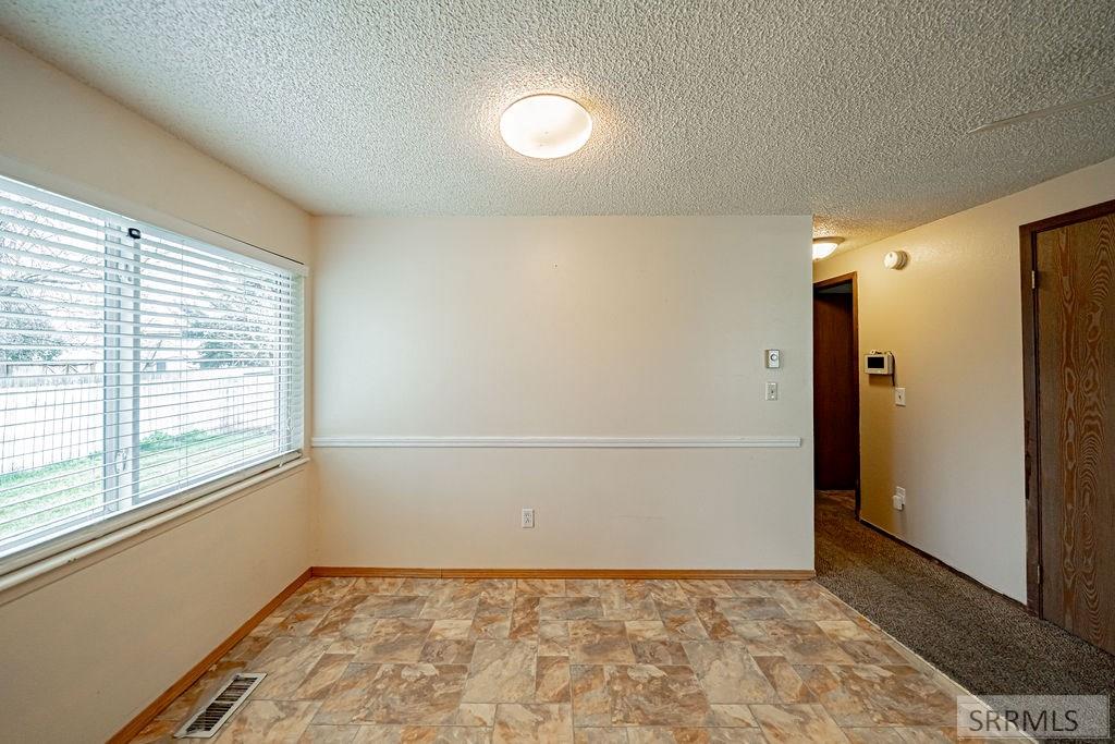 202 Adams Street Firth, ID 83236 - Photo 8 of 28