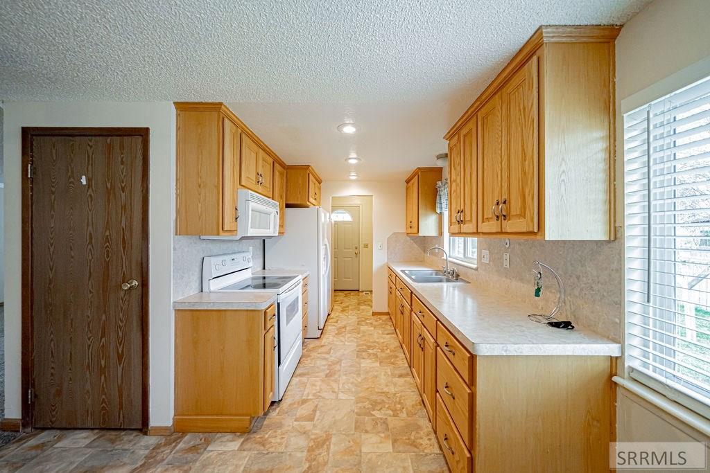 202 Adams Street Firth, ID 83236 - Photo 9 of 28