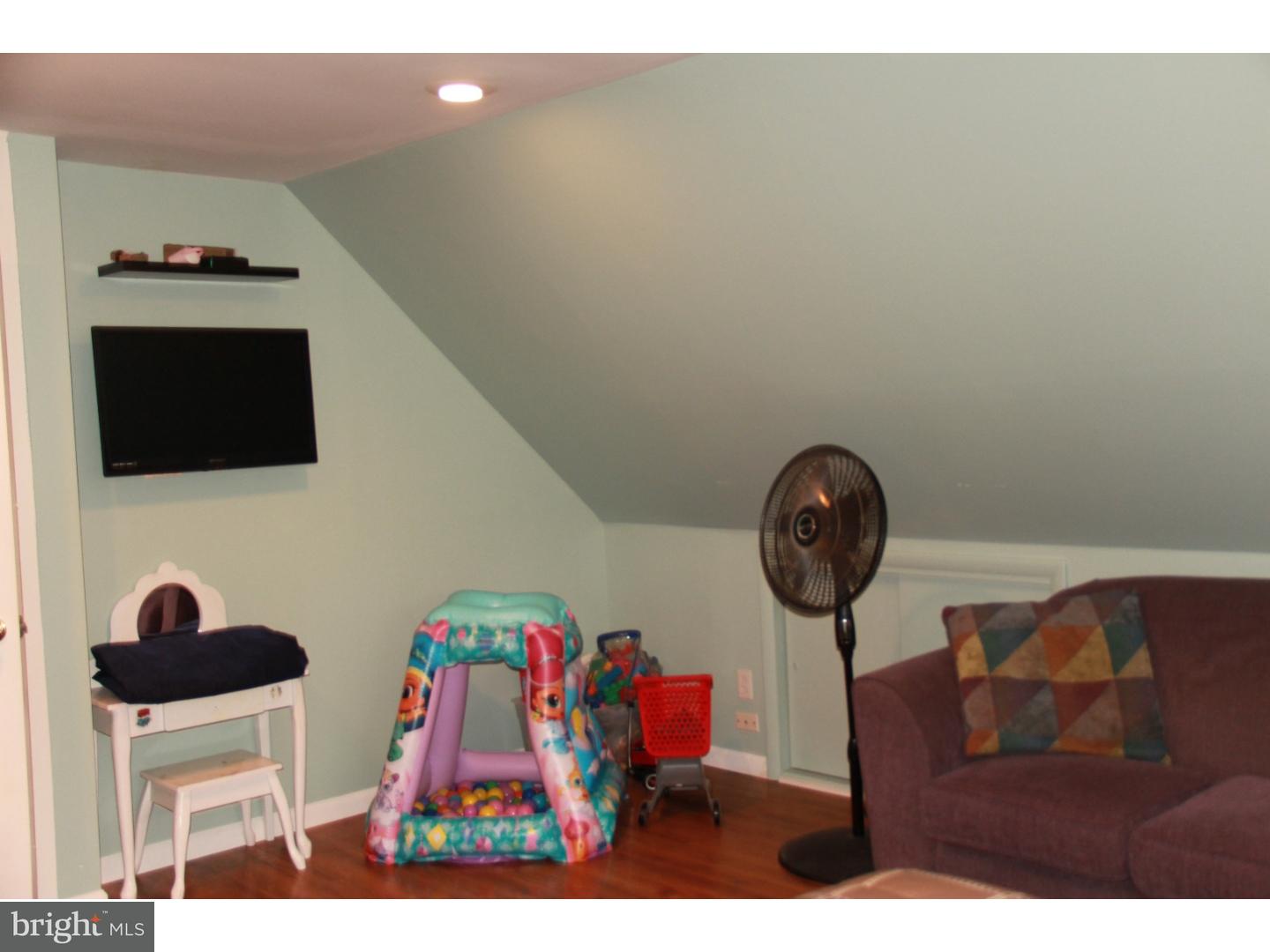47 Mayflower Road Levittown, PA 19056 - Photo 17 of 25 Bedroom 3