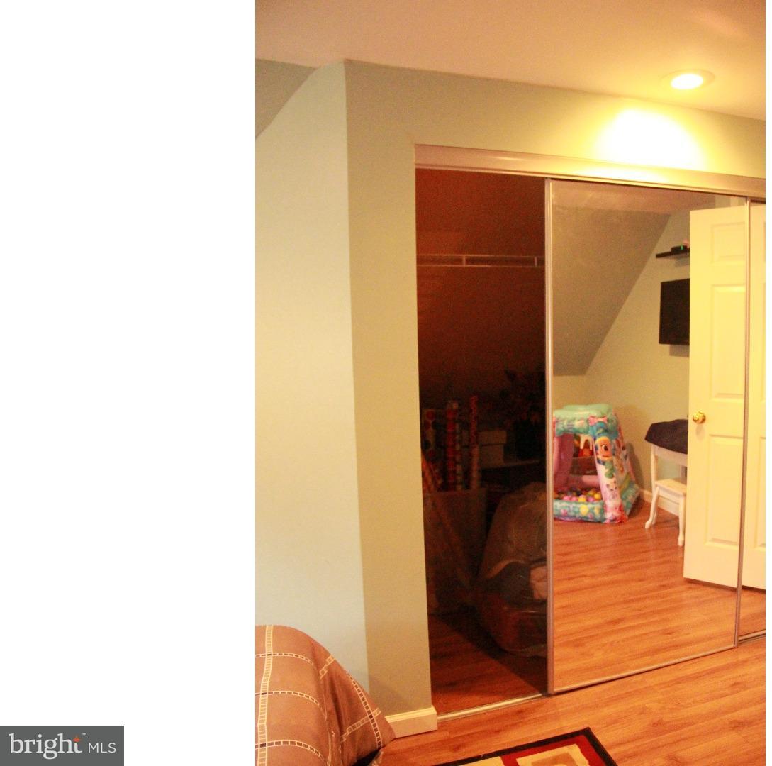 47 Mayflower Road Levittown, PA 19056 - Photo 18 of 25 Closet