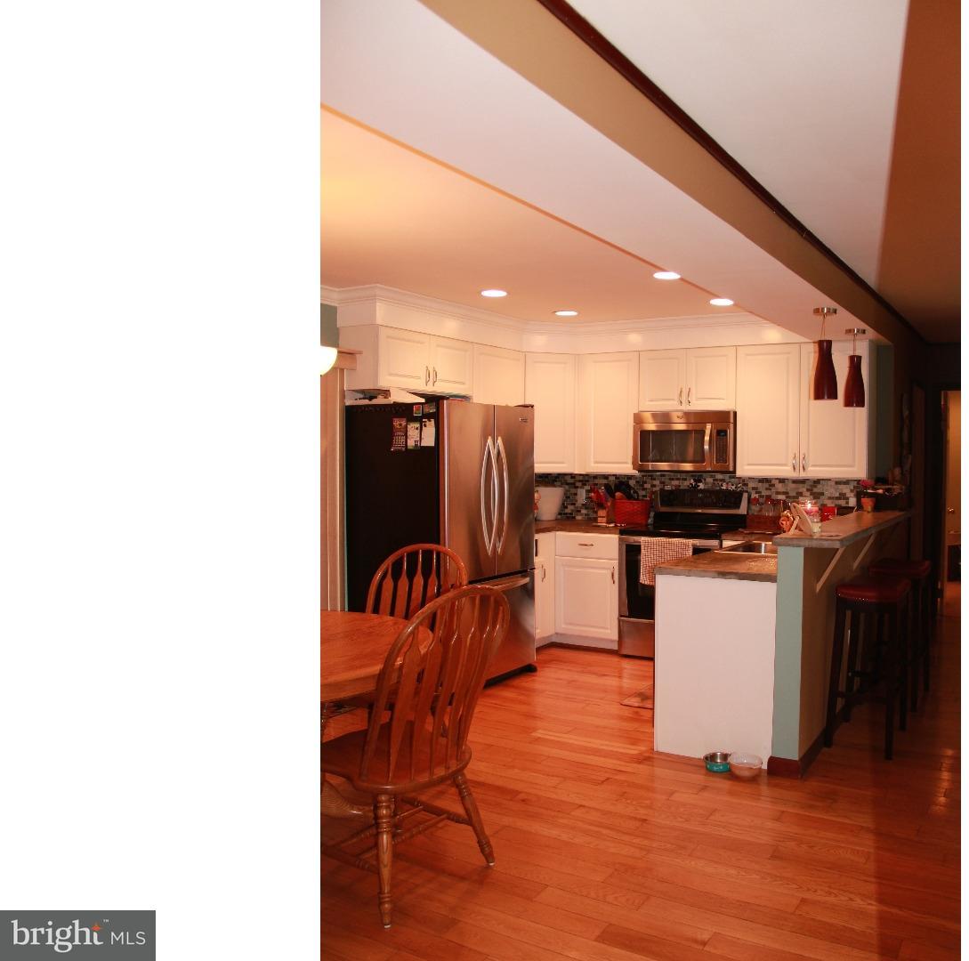 47 Mayflower Road Levittown, PA 19056 - Photo 5 of 25 Kitchen