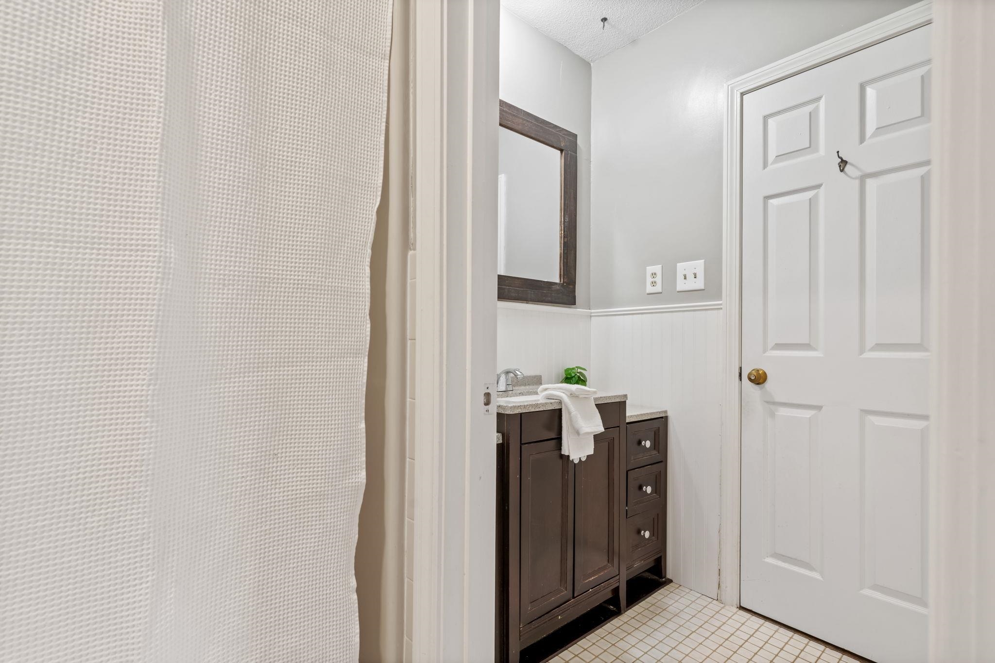 130 Golfview Drive Manchester, NH 03102 - Photo 16 of 24