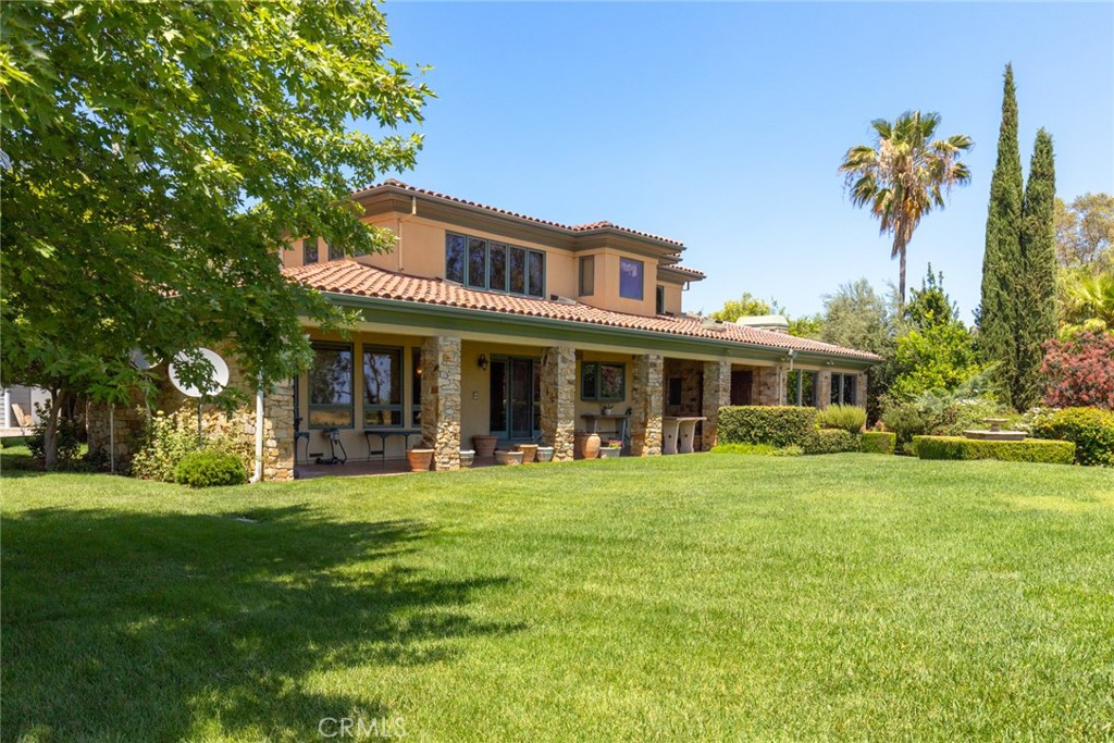 6177 Norman Road, Unit 3 Colusa, CA 95932 - Photo 5 of 48 a front view of a house with a garden
