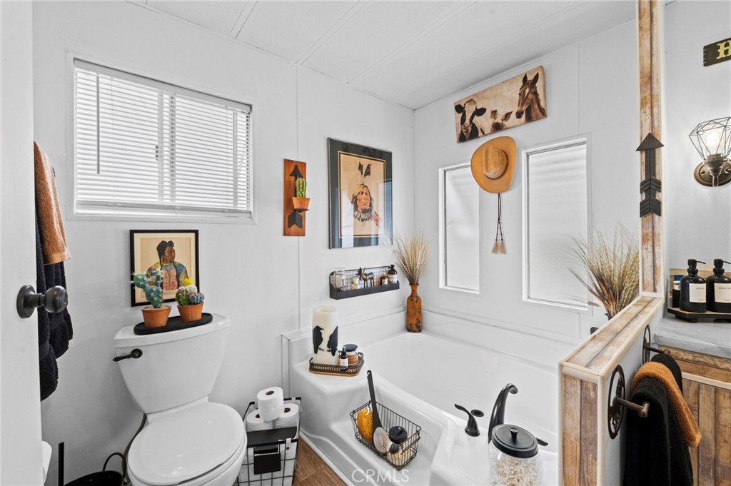 31130 South General Kearny Road, Unit 89 Temecula, CA 92591 - Photo 20 of 49 Primary Bath