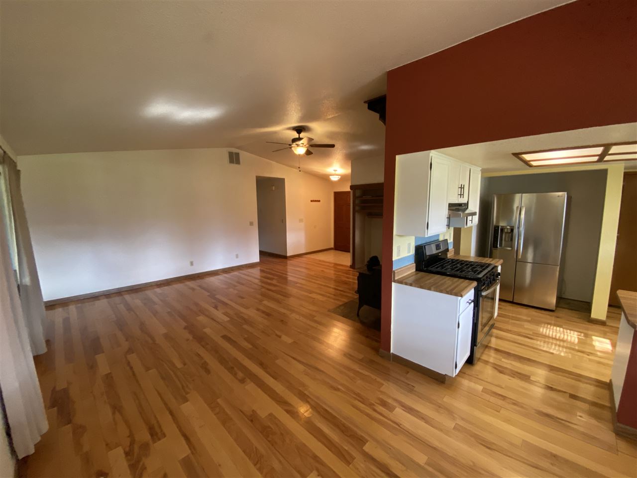 825 Aiello Road Mount Shasta, CA 96067 - Photo 6 of 9 Gallery Image 6