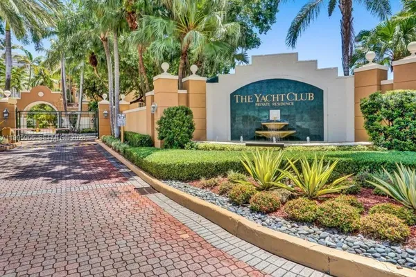 $3,200 | 19801 East Country Club Drive, Unit 4301, Aventura, FL 33180