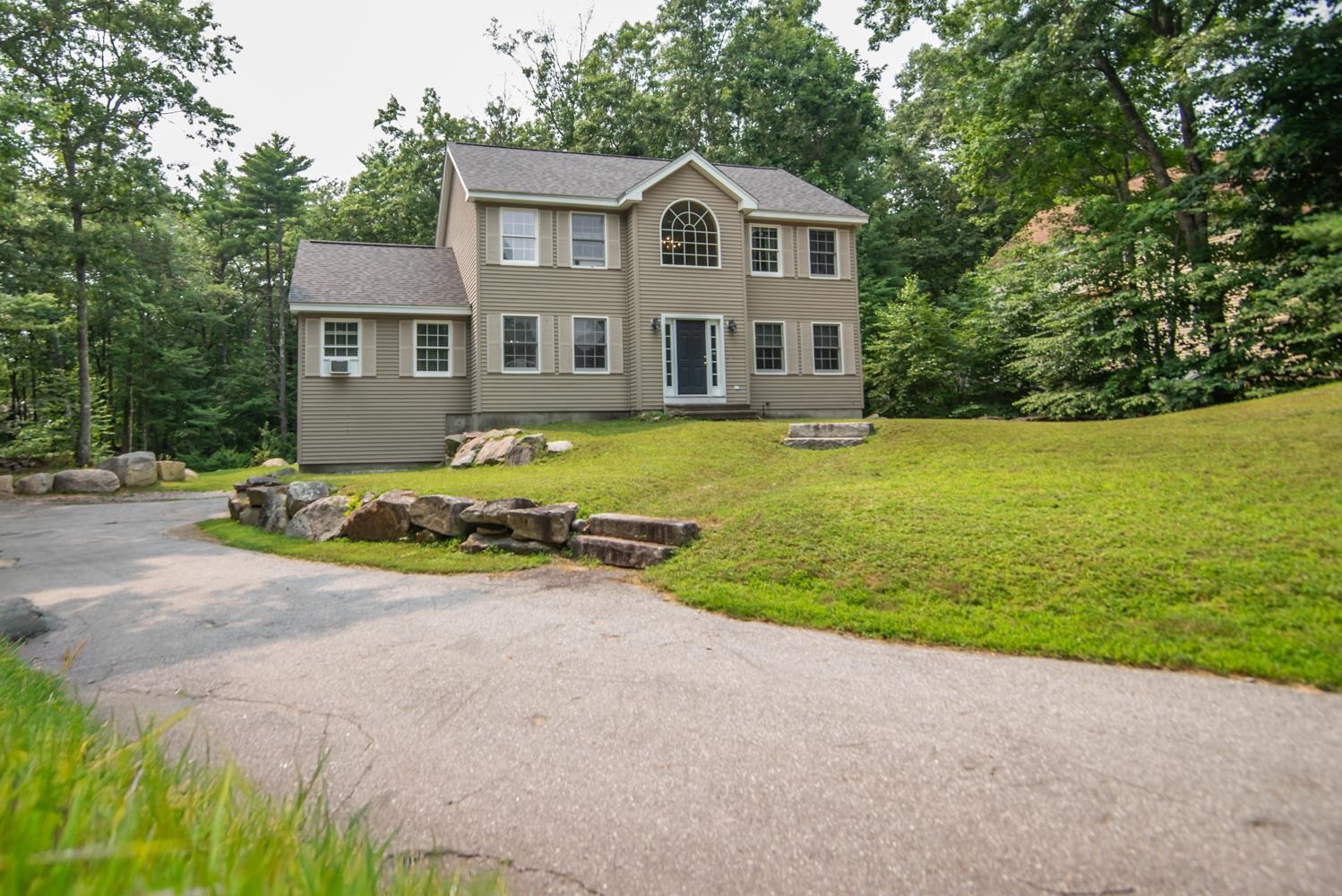 7 Dove Road Hooksett, NH 03106 - Photo 1 of 43