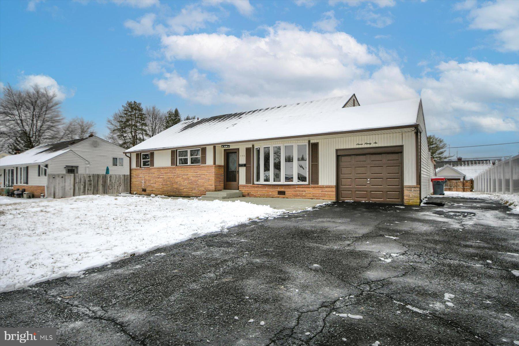 796 Spruce Road Warminster, PA 18974 - Photo 4 of 40