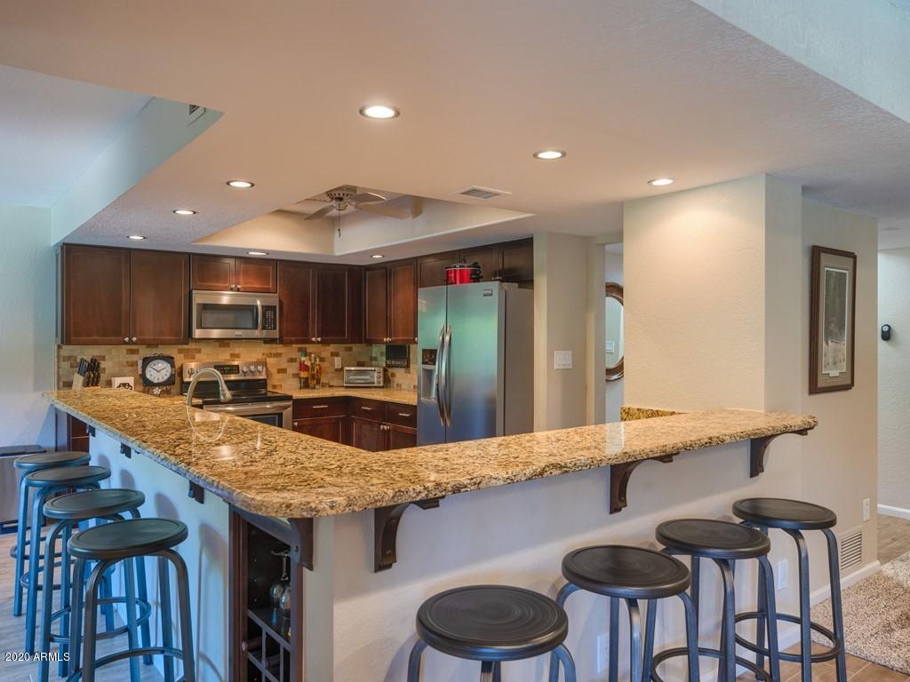 7438 Hum Road, Unit 104 Carefree, AZ 85377 - Photo 4 of 19 004_Kitchen