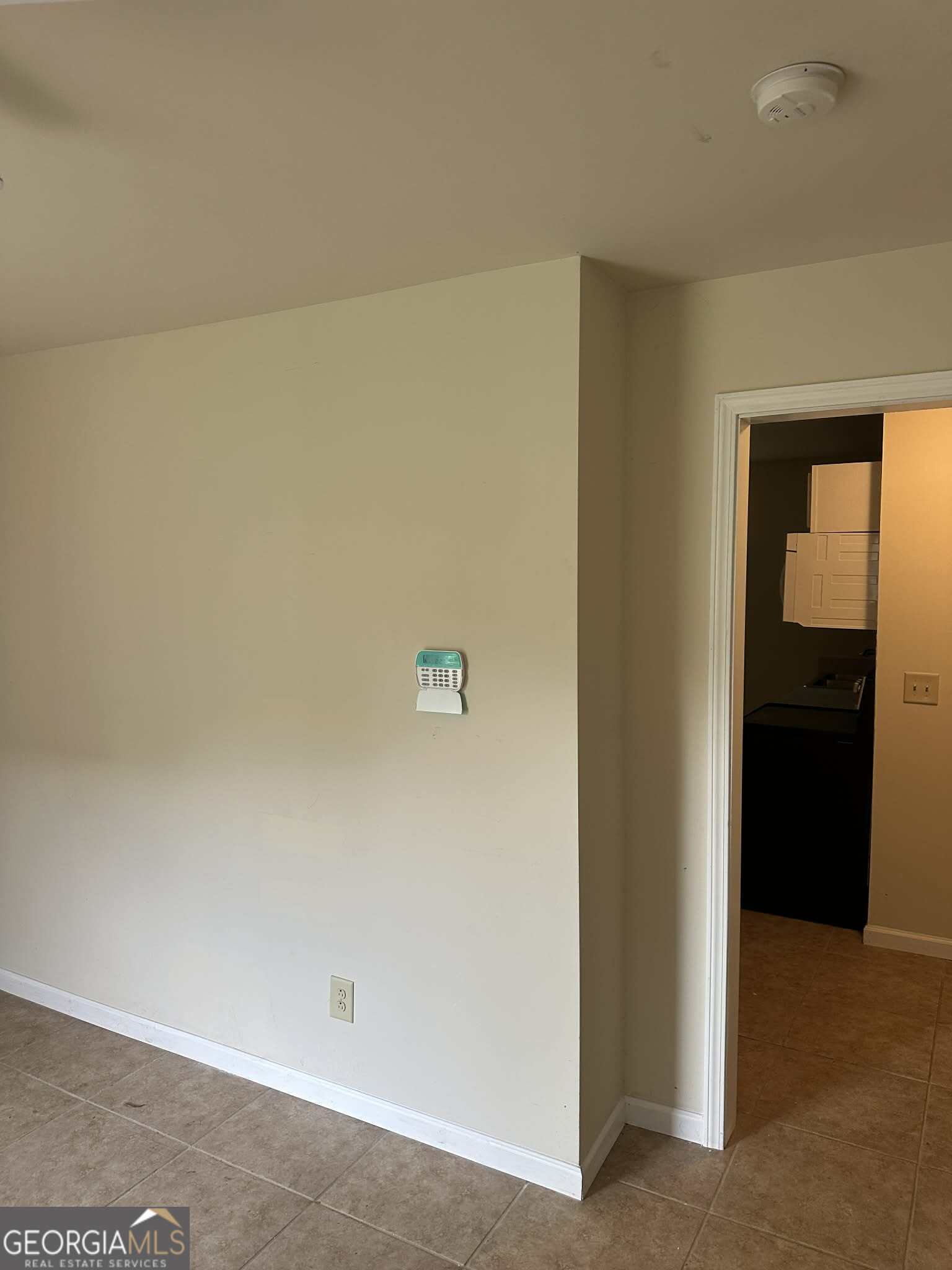 1167 Turner Way, Unit A Macon, GA 31217 - Photo 6 of 10 a view of small space