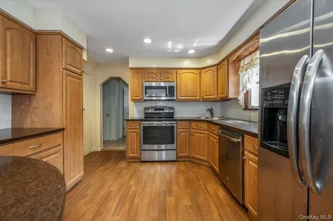 $869,000 | 593 Pearl Street, Oceanside, NY 11572