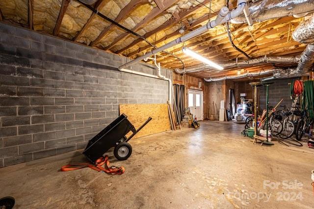 1085 Baker Barn Road Hickory, NC 28602 - Photo 39 of 41 Gallery Image 39