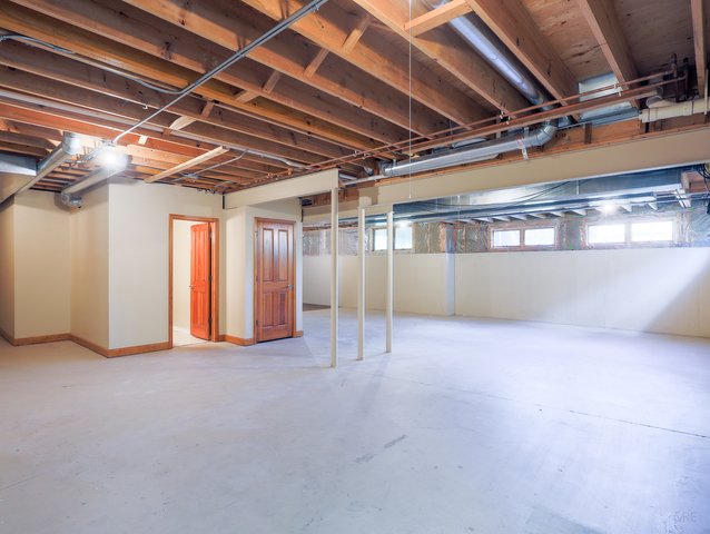 618 Pine Street Sugar Grove, IL 60554 - Photo 27 of 31 a view of an empty room