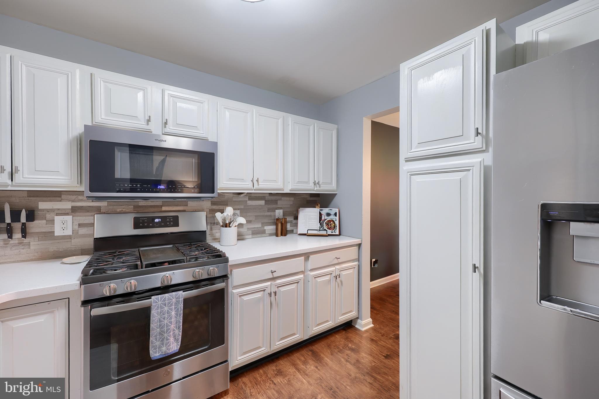 51 Tupelo Street Lititz, PA 17543 - Photo 11 of 45 Kitchen 4 - Tile backsplash