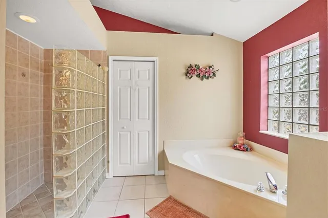 $420,000 | 3350 Yonge Avenue, Unit 31, Sarasota, FL 34235