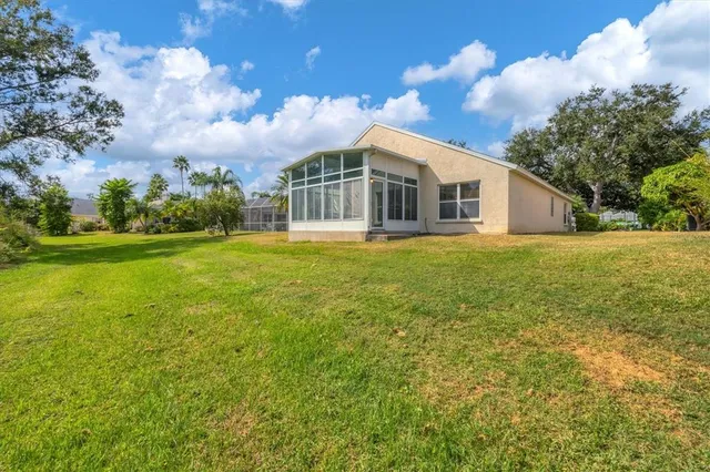 $420,000 | 3350 Yonge Avenue, Unit 31, Sarasota, FL 34235