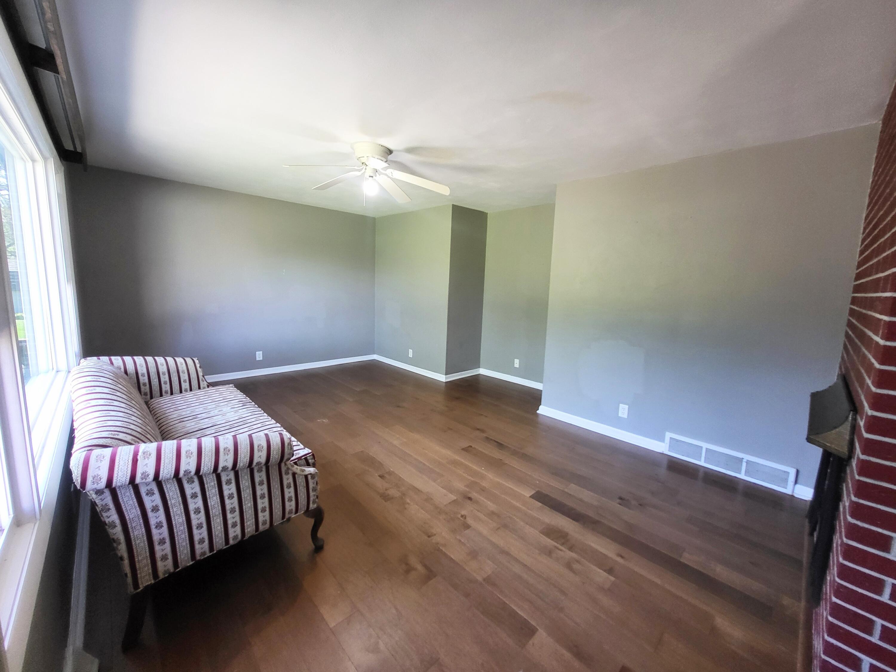 325 Cedar Street Northwest De Motte, IN 46310 - Photo 11 of 35 3000x2250