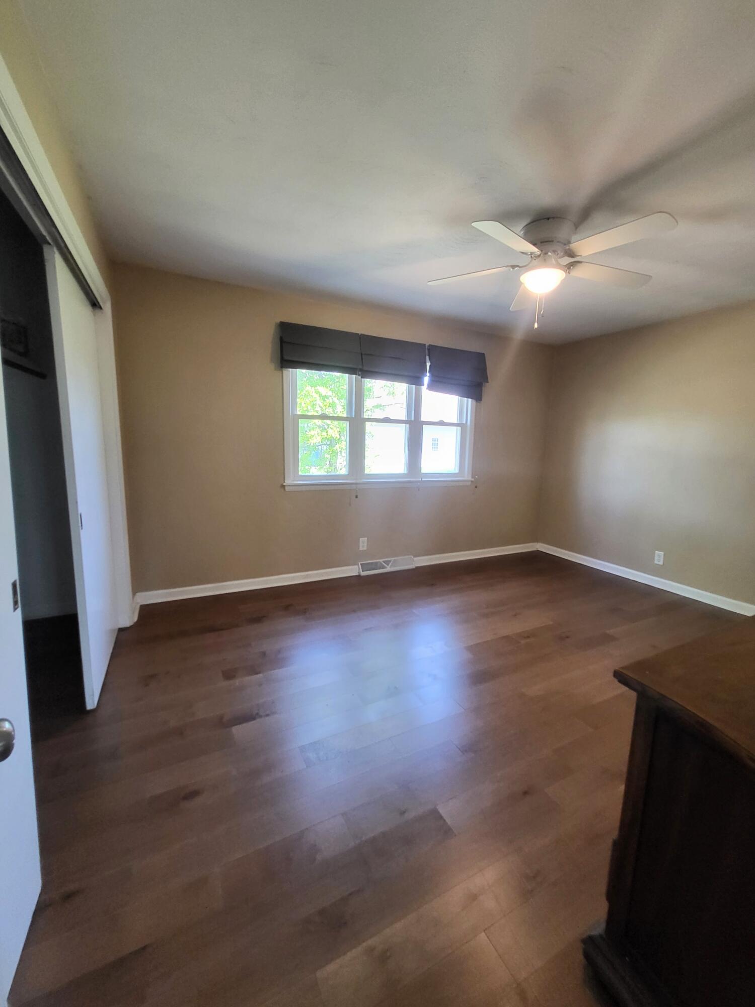 325 Cedar Street Northwest De Motte, IN 46310 - Photo 15 of 35 1500x2000