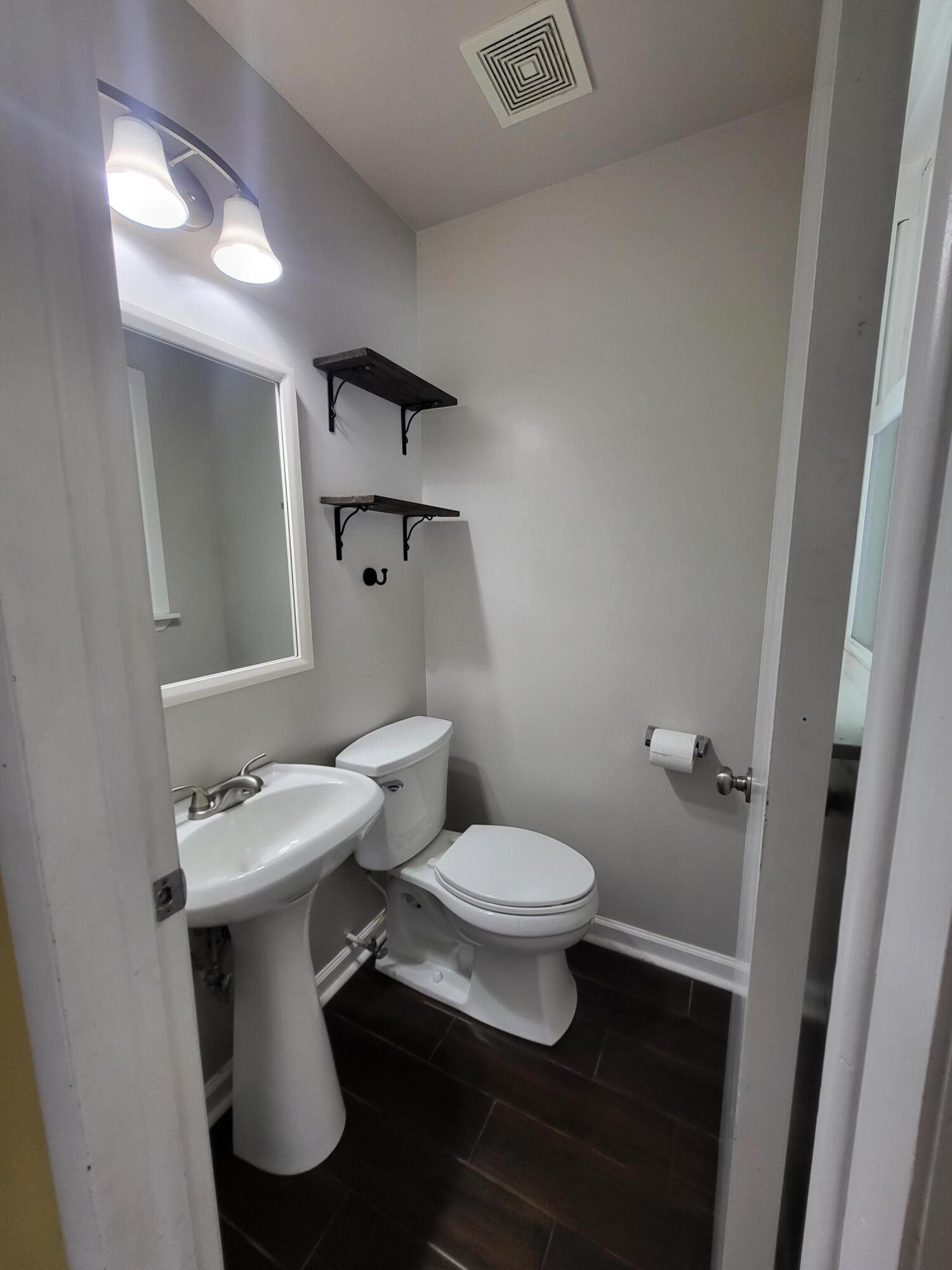 325 Cedar Street Northwest De Motte, IN 46310 - Photo 9 of 35 1500x2000