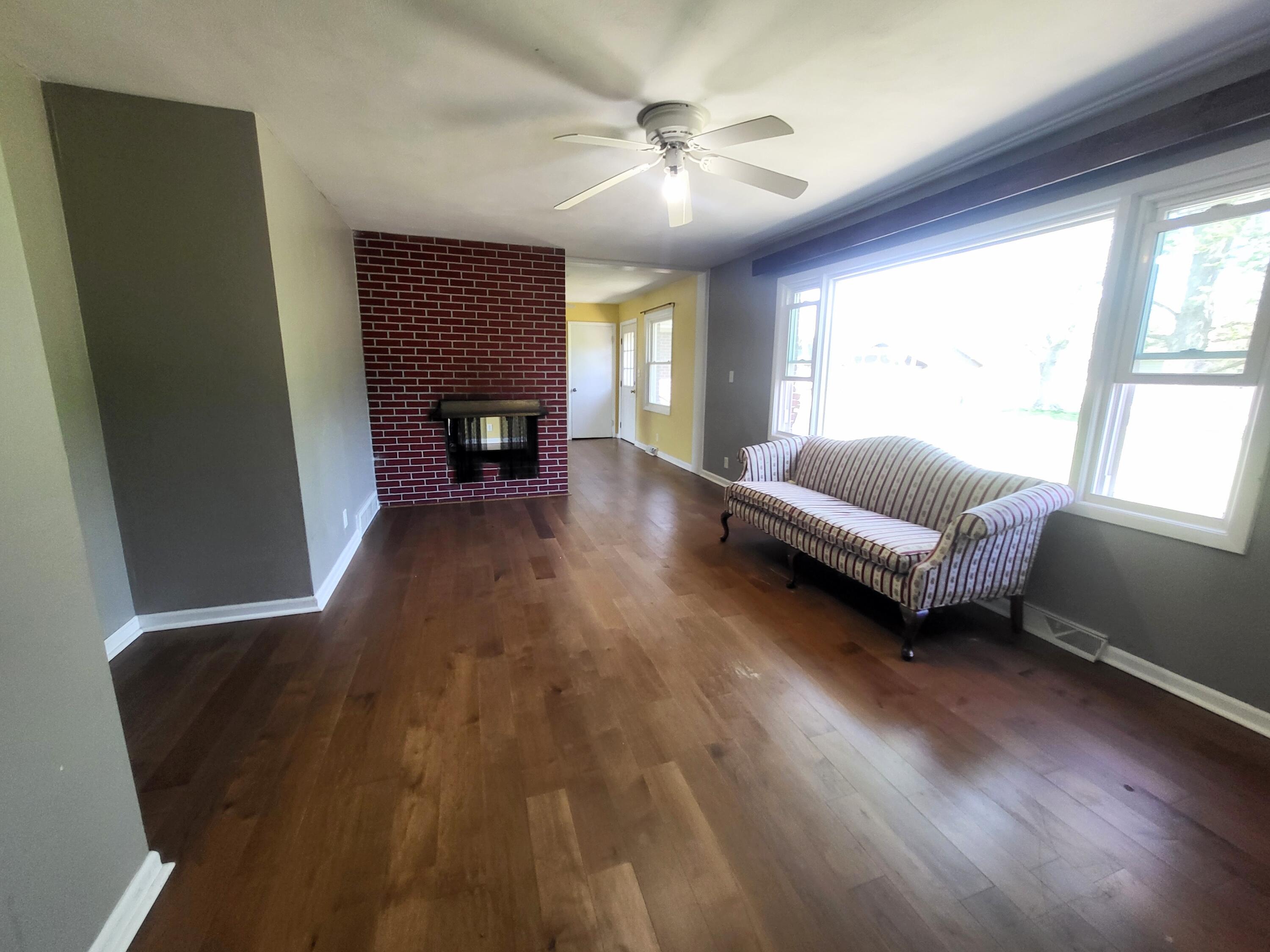 325 Cedar Street Northwest De Motte, IN 46310 - Photo 10 of 35 3000x2250