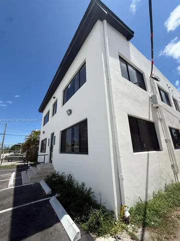 $2,000 | 2436 Southwest 7th Street, Unit 11, Miami, FL 33135