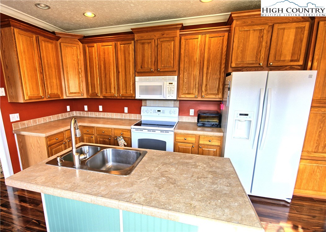 857 Roy Goodman Road Crumpler, NC 28617 - Photo 3 of 11 Gallery Image 3
